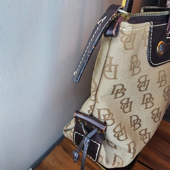 Dooney Bourke Handbags Canves LeatherPurse - Picture 4 of 11